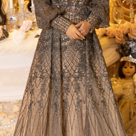 Elegant Dark Gray Evening Long Sleeve Embroidered Lace Bead Crystal Gown dress - Picture 6 of 7